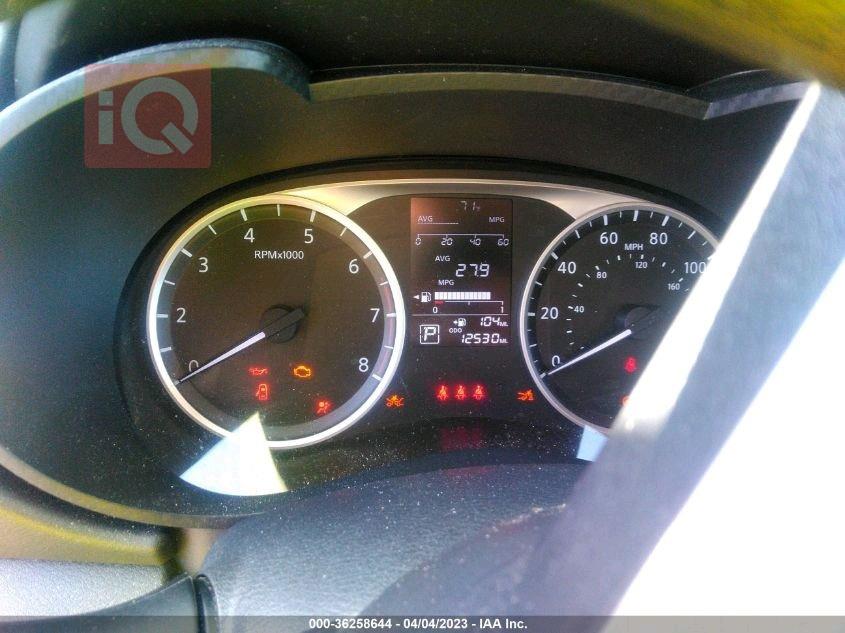 نيسان فيرسا